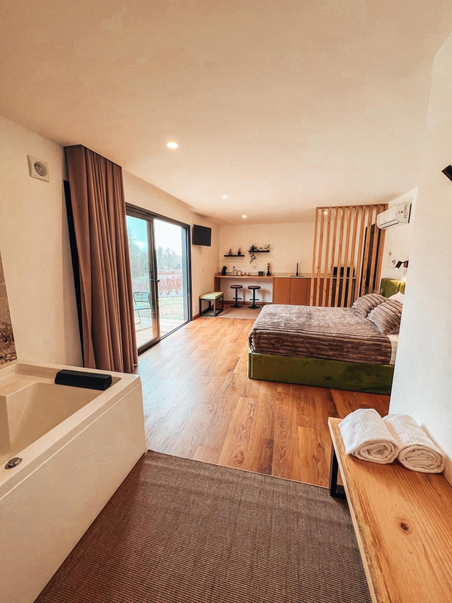 Quinta De Requeixo Villa Guimaraes Luaran gambar